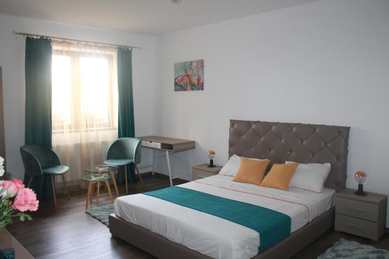 Studio Turquoise Victoria Бухарест Экстерьер фото
